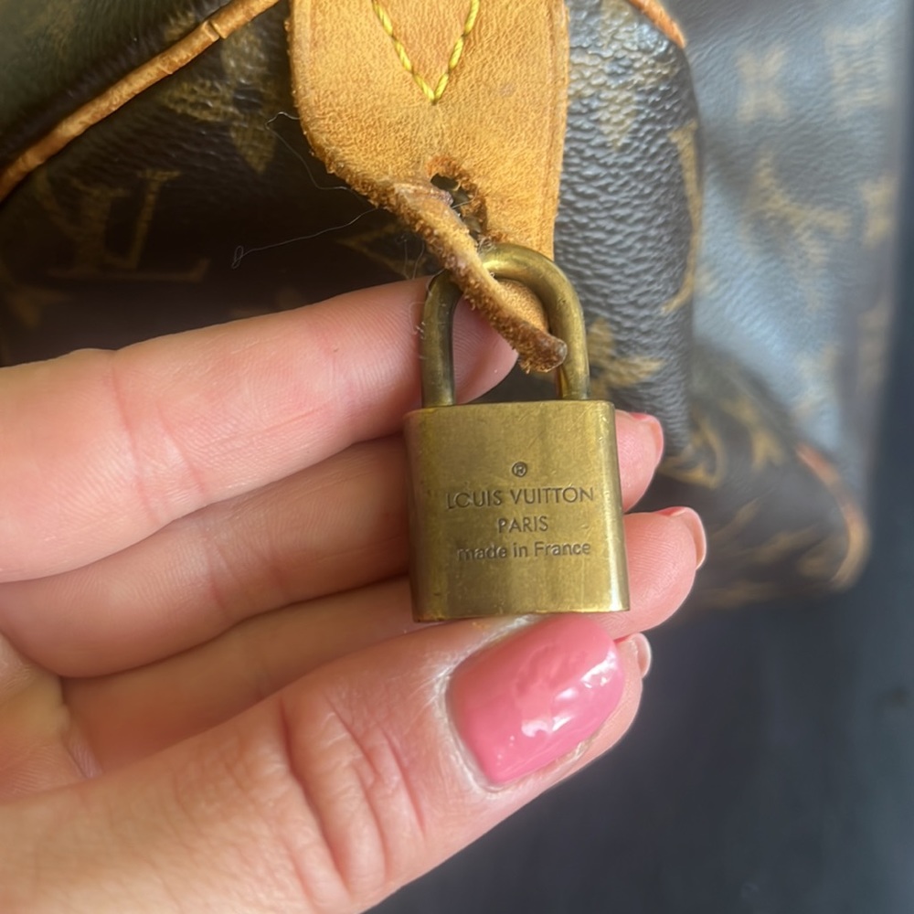 Authentic Louis Vuitton - Picture 2 of 5